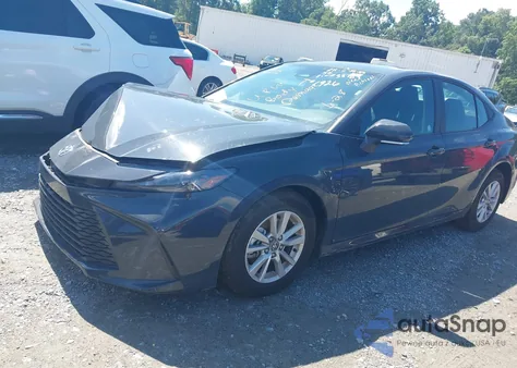 2025 Toyota Camry Le z USA, uszkodzony, nr VIN 4T1DAACK5SU593878